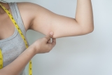 Comment maigrir et affiner ses bras? Conseils et exercices